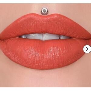 Jeffree Star Velvet Trap Matte Lipstick    ( Pink Box) Kumquat